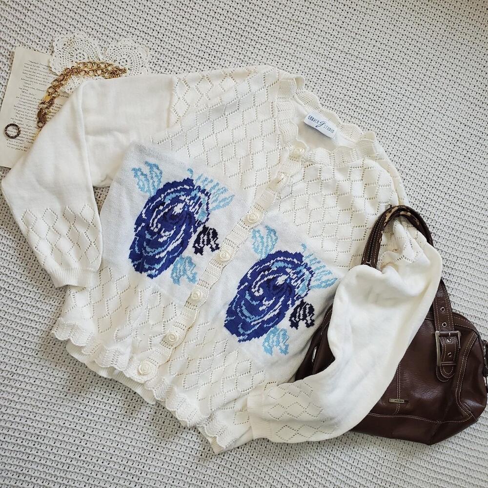 Vintage graver studio white button up flower sweater cardigan